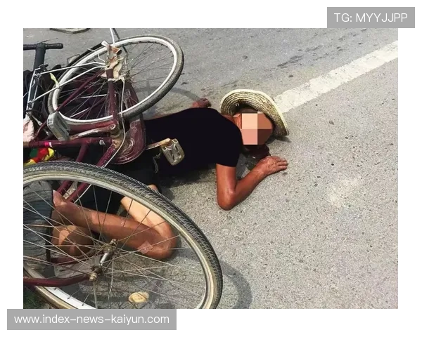 自行车队员被队友骂哭!全程直播被骂爆